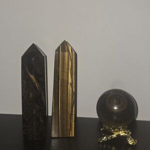 Elegant Brown and Gold Crystal Obelisk Set